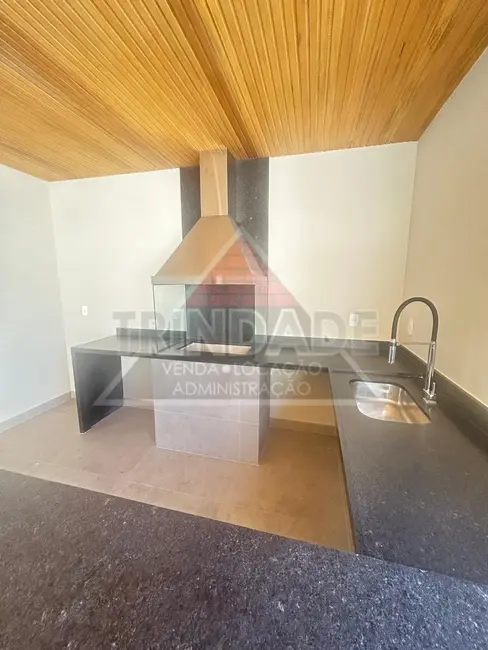 Casa de Condomínio com 5 quartos à venda, 368m2 em Barra da Tijuca, Rio De Janeiro - RJ - imagem 4 Foto 4 de Casa de Condomínio com 5 quartos à venda, 368m2 em Barra da Tijuca, Rio De Janeiro - RJ