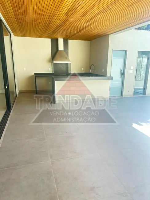 Casa de Condomínio com 5 quartos à venda, 368m2 em Barra da Tijuca, Rio De Janeiro - RJ - imagem 5 Foto 5 de Casa de Condomínio com 5 quartos à venda, 368m2 em Barra da Tijuca, Rio De Janeiro - RJ