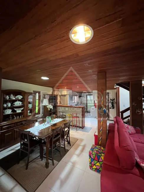 Casa de Condomínio com 4 quartos à venda, 200m2 em Vargem Grande, Rio De Janeiro - RJ - imagem 3 Foto 3 de Casa de Condomínio com 4 quartos à venda, 200m2 em Vargem Grande, Rio De Janeiro - RJ