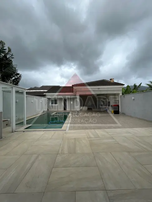 Foto 2 de Casa de Condomínio com 4 quartos à venda, 400m2 em Guaratiba, Rio De Janeiro - RJ