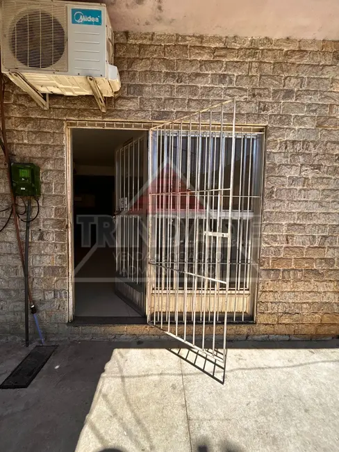 Sala Comercial para alugar, 30m2 em Guaratiba, Rio De Janeiro - RJ - imagem 1 Foto 1 de Sala Comercial para alugar, 30m2 em Guaratiba, Rio De Janeiro - RJ