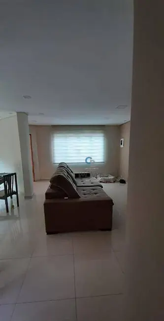 Foto 3 de Sobrado com 6 quartos à venda, 240m2 em Vila Santa Isabel, São Paulo - SP