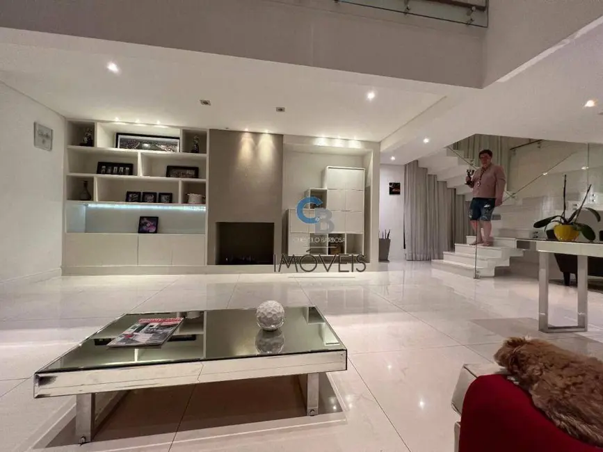 Sobrado com 4 quartos à venda e para alugar, 600m2 em Vila Bertioga, São Paulo - SP - imagem 3 Foto 3 de Sobrado com 4 quartos à venda e para alugar, 600m2 em Vila Bertioga, São Paulo - SP