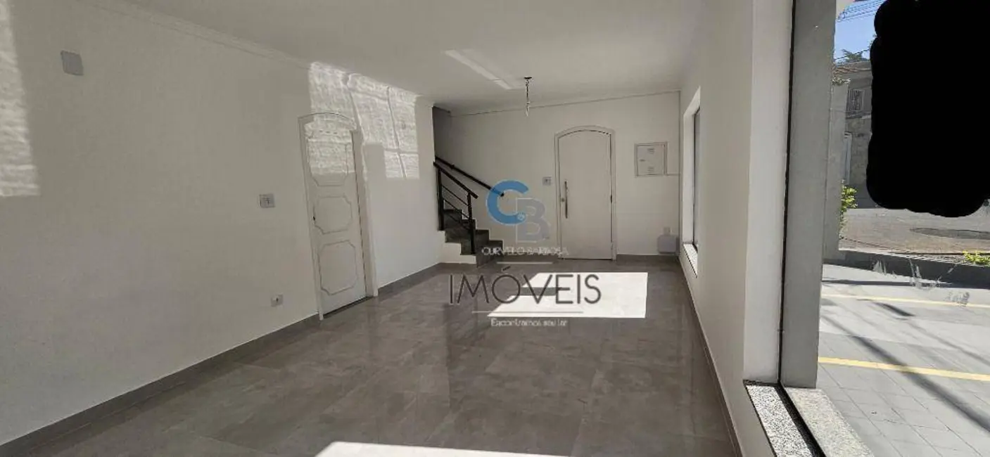 Foto 1 de Casa com 5 quartos para alugar, 250m2 em Vila Santo Estevão, São Paulo - SP