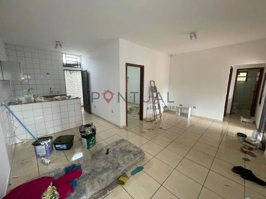 Casa com 2 quartos para alugar, 100m2 em Jardim Acapulco, Marilia - SP - imagem 4 Foto 4 de Casa com 2 quartos para alugar, 100m2 em Jardim Acapulco, Marilia - SP