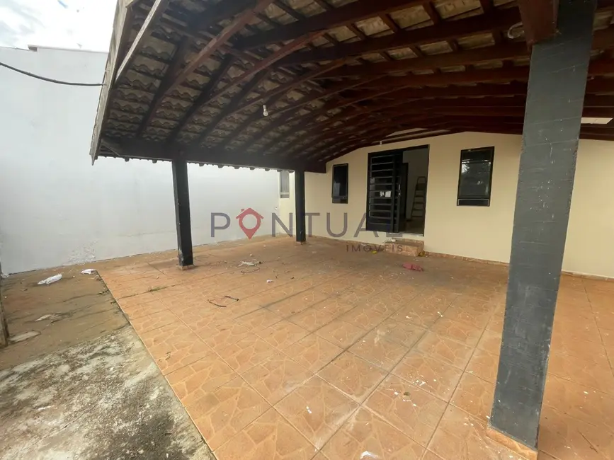 Casa com 2 quartos para alugar, 100m2 em Jardim Acapulco, Marilia - SP - imagem 3 Foto 3 de Casa com 2 quartos para alugar, 100m2 em Jardim Acapulco, Marilia - SP