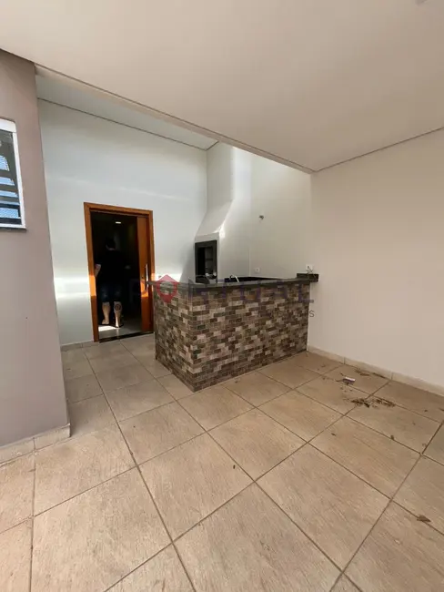 Casa com 3 quartos para alugar, 120m2 em Jardim Esplanada, Marilia - SP - imagem 3 Foto 3 de Casa com 3 quartos para alugar, 120m2 em Jardim Esplanada, Marilia - SP