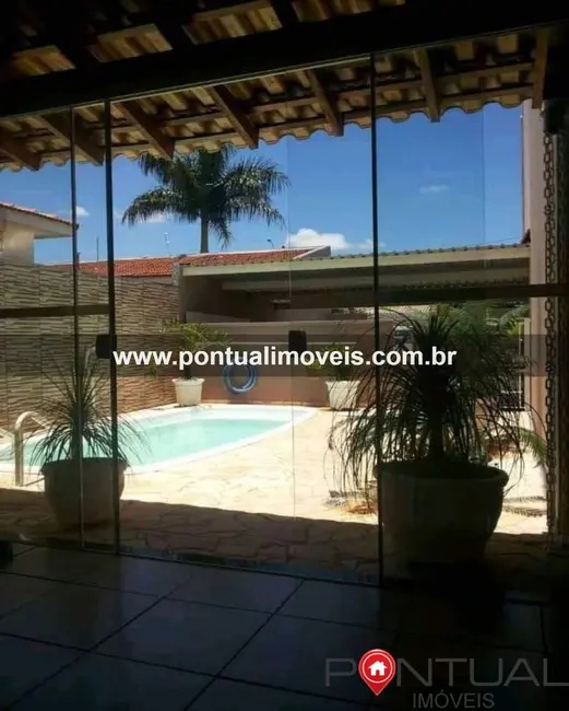 Foto 1 de Casa com 2 quartos à venda, 180m2 em Jardim Cavallari, Marilia - SP