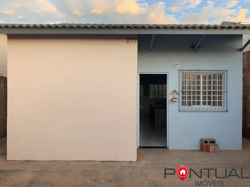 Casa com 2 quartos para alugar em Armando Mascaro, Marilia - SP - imagem 2 Foto 2 de Casa com 2 quartos para alugar em Armando Mascaro, Marilia - SP