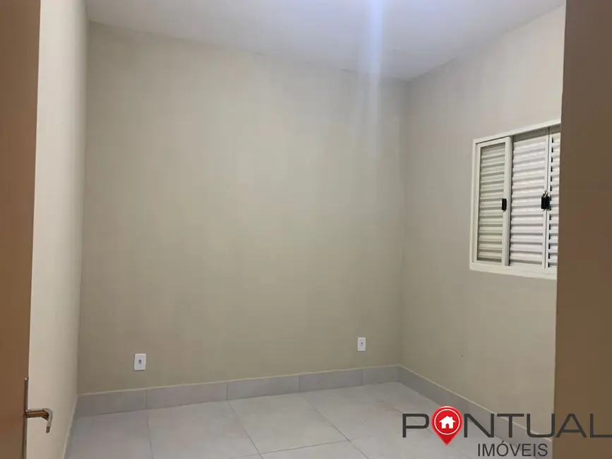 Casa com 2 quartos para alugar em Armando Mascaro, Marilia - SP - imagem 5 Foto 5 de Casa com 2 quartos para alugar em Armando Mascaro, Marilia - SP