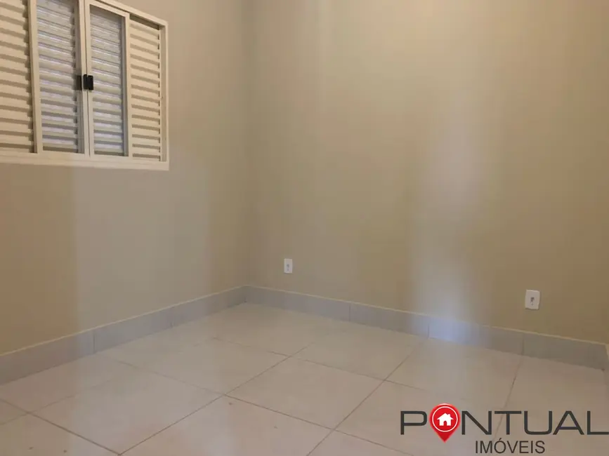 Casa com 2 quartos para alugar em Armando Mascaro, Marilia - SP - imagem 8 Foto 8 de Casa com 2 quartos para alugar em Armando Mascaro, Marilia - SP