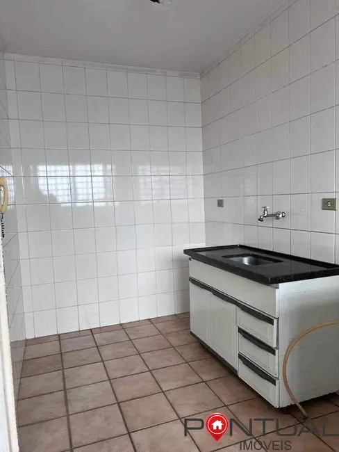Foto 2 de Apartamento com 2 quartos para alugar, 45m2 em Jardim Maria Izabel, Marilia - SP
