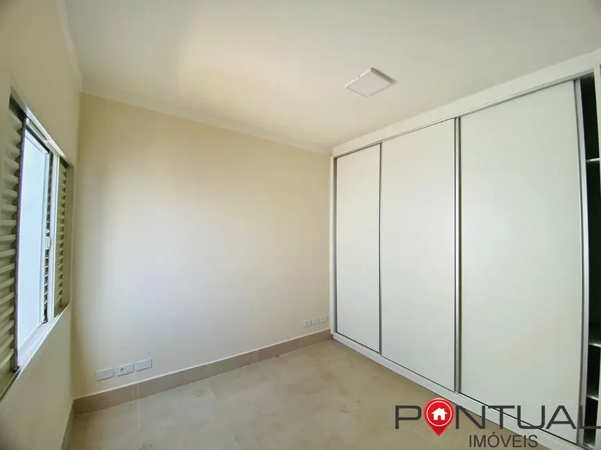 Casa com 3 quartos para alugar, 90m2 em Jardim Itaipu, Marilia - SP - imagem 8 Foto 8 de Casa com 3 quartos para alugar, 90m2 em Jardim Itaipu, Marilia - SP
