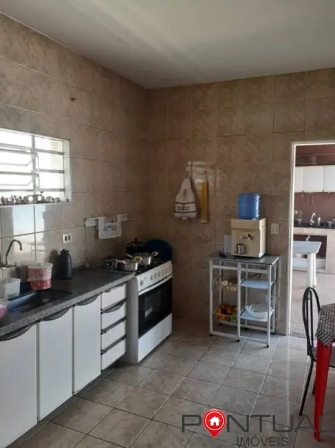 Foto 9 de Casa com 2 quartos à venda, 130m2 em Jardim Guarujá, Marilia - SP