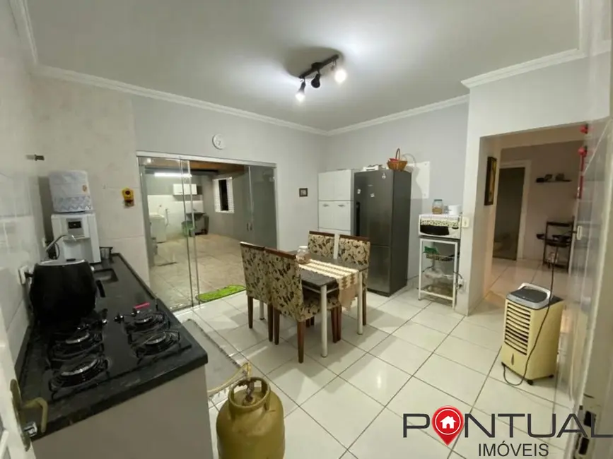 Foto 3 de Casa com 3 quartos à venda, 130m2 em Núcleo Habitacional Doutor Aniz Badra, Marilia - SP