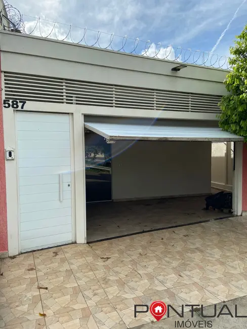 Foto 1 de Casa com 3 quartos para alugar, 190m2 em Jardim América, Marilia - SP