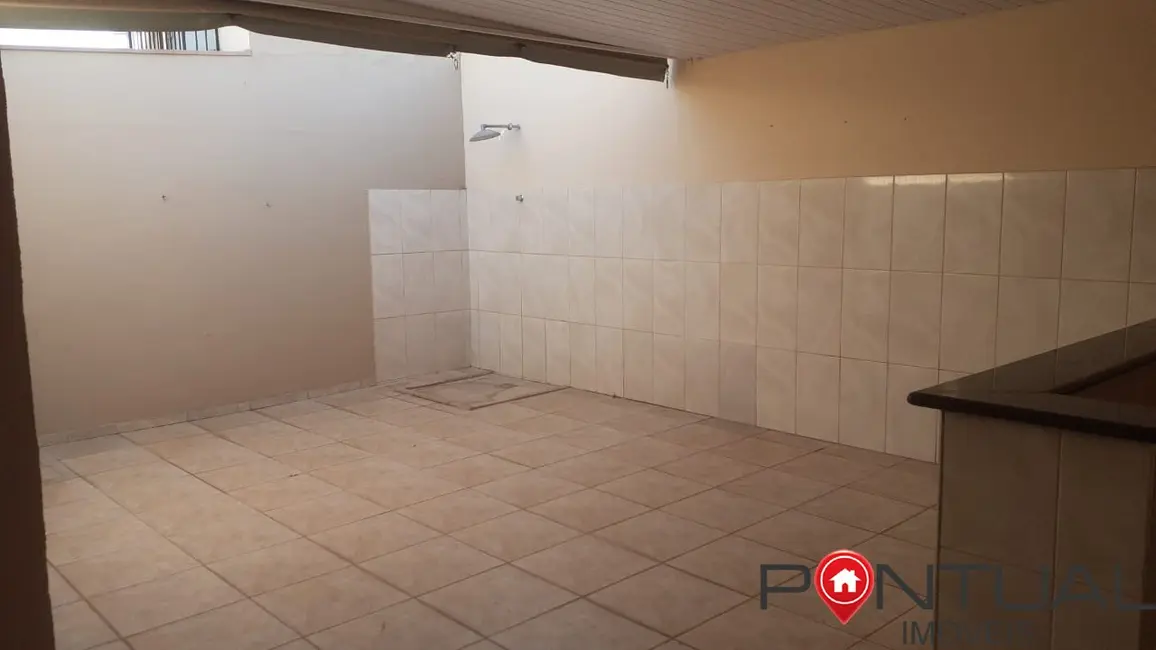 Foto 3 de Casa com 2 quartos à venda, 110m2 em Osvaldo Fanceli, Marilia - SP