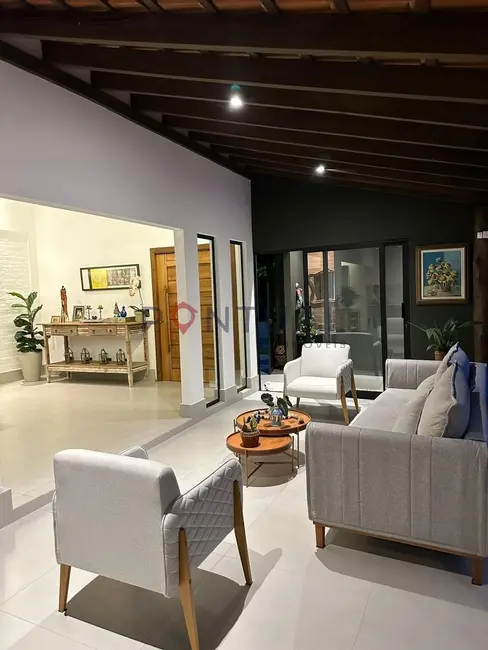 Foto 5 de Casa com 3 quartos à venda, 290m2 em Jardim Acapulco, Marilia - SP