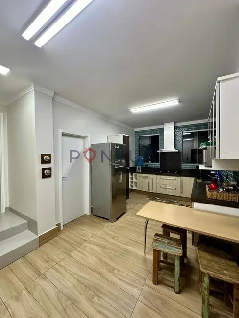 Foto 9 de Casa com 3 quartos à venda, 290m2 em Jardim Acapulco, Marilia - SP