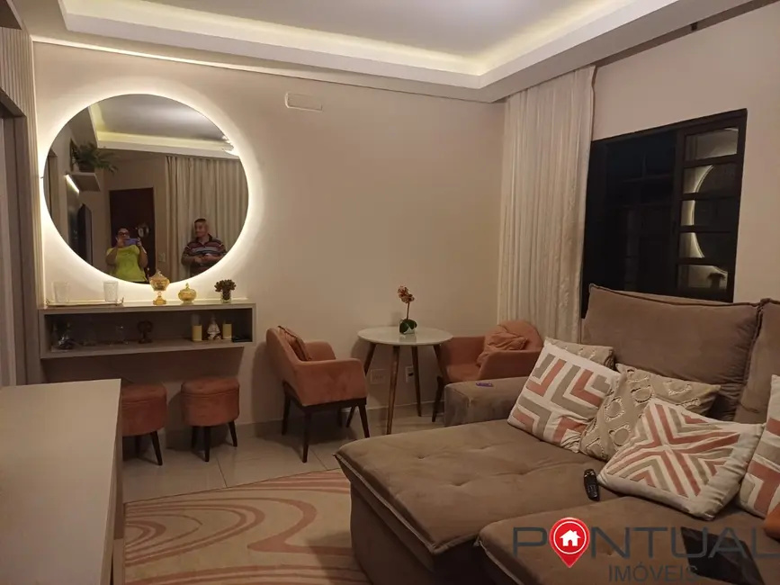 Foto 3 de Casa com 3 quartos à venda, 170m2 em São Miguel, Marilia - SP