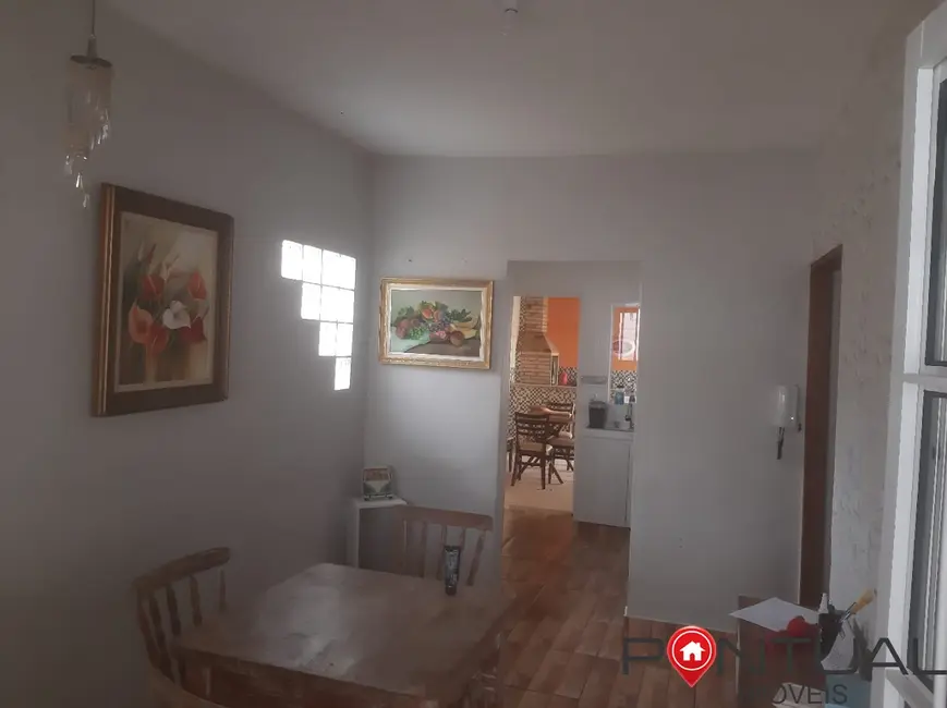 Foto 2 de Casa com 2 quartos à venda, 72m2 em Vera Cruz - SP