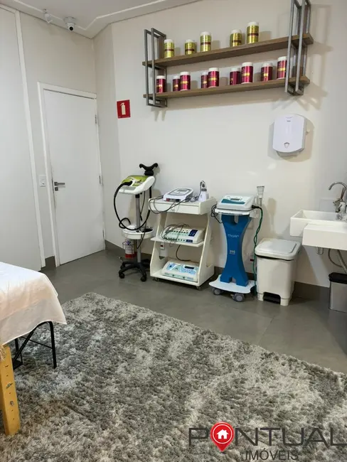 Foto 3 de Sala Comercial para alugar, 25m2 em Jardim Maria Izabel, Marilia - SP