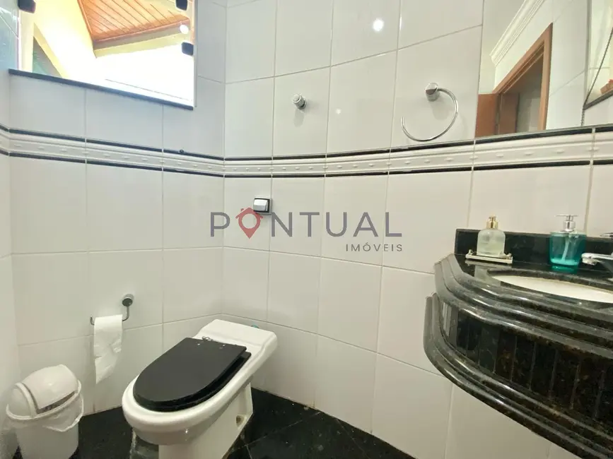 Casa com 3 quartos para alugar, 220m2 em Jardim Acapulco, Marilia - SP - imagem 3 Foto 3 de Casa com 3 quartos para alugar, 220m2 em Jardim Acapulco, Marilia - SP