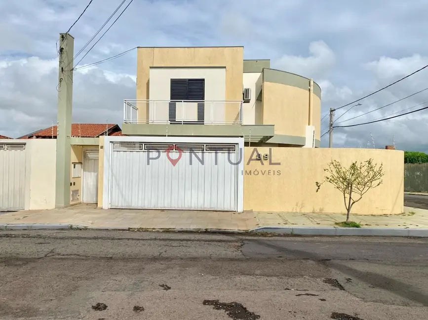 Foto 1 de Casa com 3 quartos para alugar, 220m2 em Jardim Acapulco, Marilia - SP