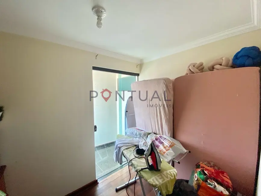 Casa com 3 quartos para alugar, 220m2 em Jardim Acapulco, Marilia - SP - imagem 4 Foto 4 de Casa com 3 quartos para alugar, 220m2 em Jardim Acapulco, Marilia - SP