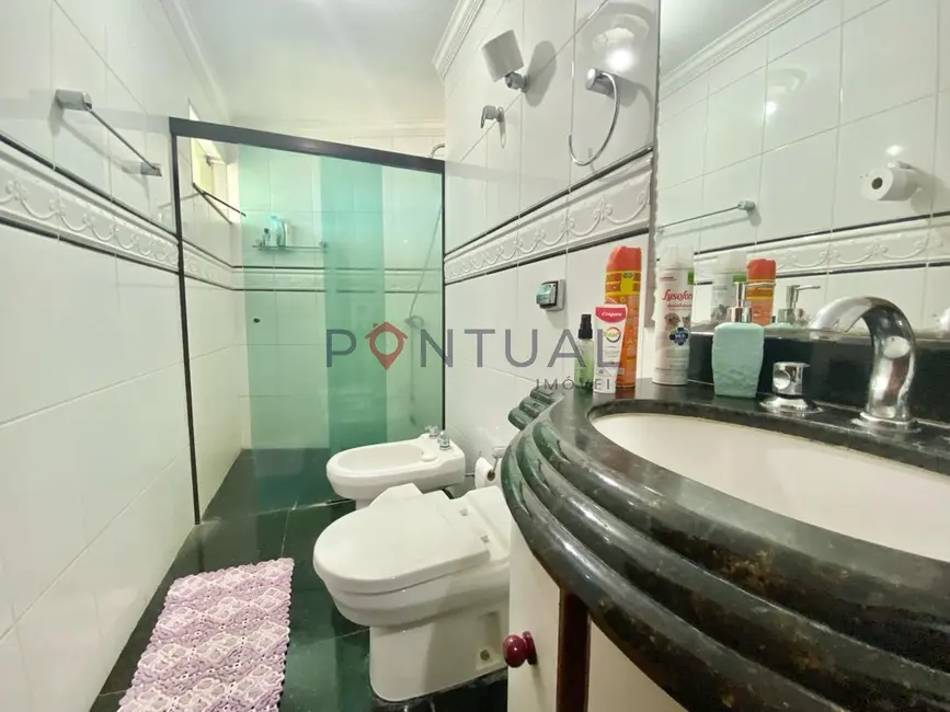 Casa com 3 quartos para alugar, 220m2 em Jardim Acapulco, Marilia - SP - imagem 8 Foto 8 de Casa com 3 quartos para alugar, 220m2 em Jardim Acapulco, Marilia - SP