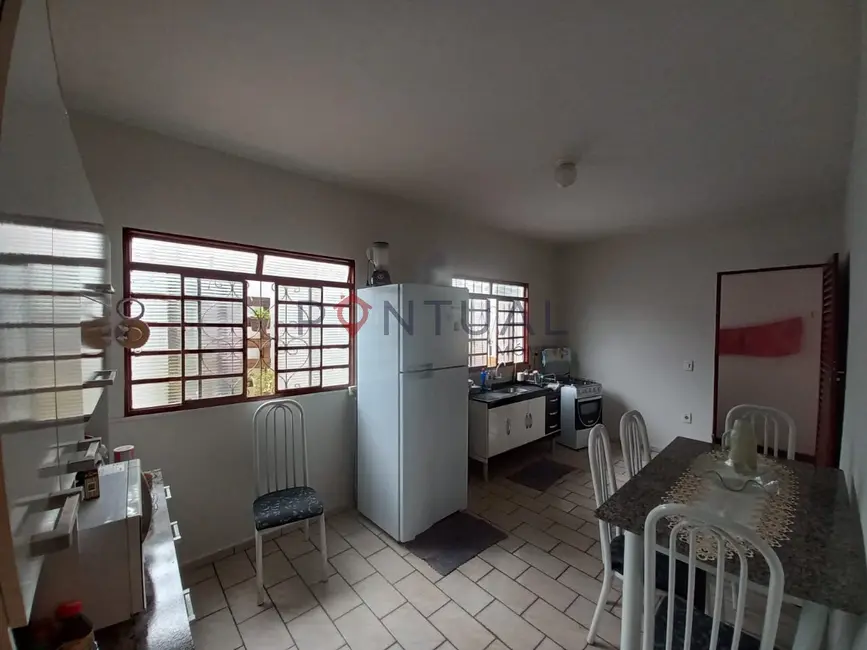 Foto 8 de Casa com 3 quartos à venda, 100m2 em César de Almeida, Marilia - SP