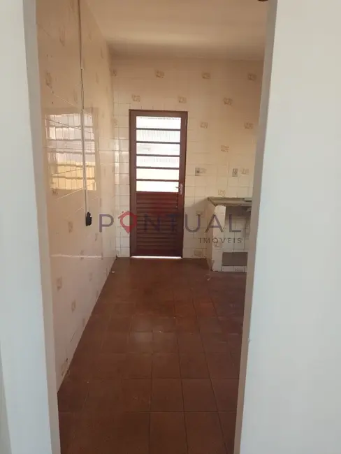 Foto 4 de Casa com 2 quartos à venda, 275m2 em Oriente - SP