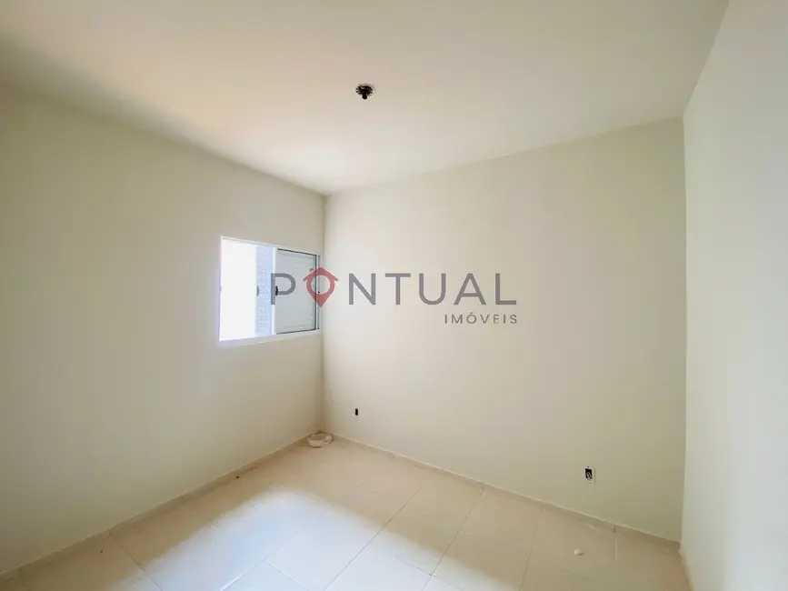 Foto 1 de Casa com 2 quartos à venda, 45m2 em Marilia - SP