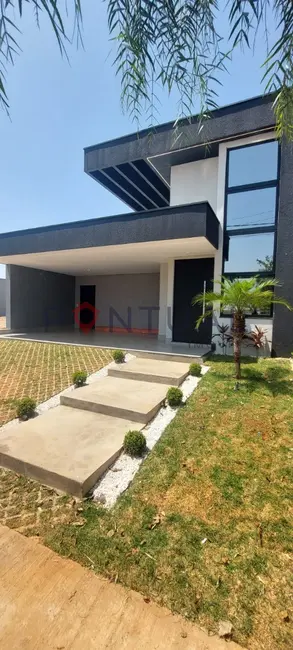Foto 1 de Casa de Condomínio com 3 quartos à venda, 160m2 em Loteamento Residencial e Comercial Fazenda São Sebastião, Marilia - SP