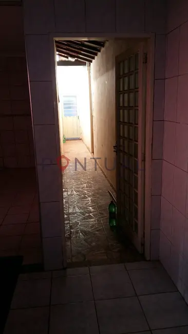 Foto 5 de Casa com 3 quartos à venda, 140m2 em Núcleo Habitacional Presidente Jânio da Silva Quadros, Marilia - SP