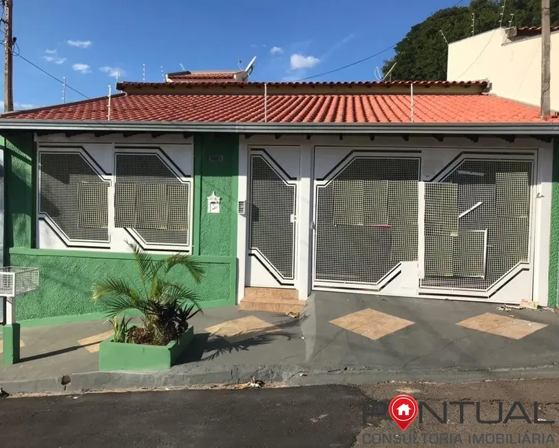 Foto 1 de Casa com 3 quartos à venda, 175m2 em Núcleo Habitacional Costa e Silva, Marilia - SP