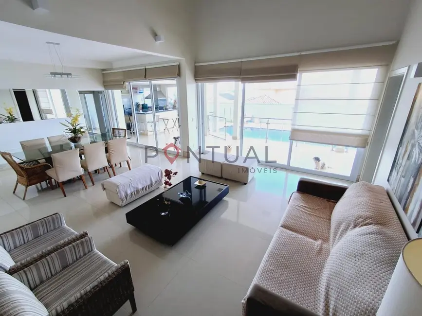 Foto 2 de Casa de Condomínio com 4 quartos para alugar, 300m2 em Jardim Alvorada, Marilia - SP