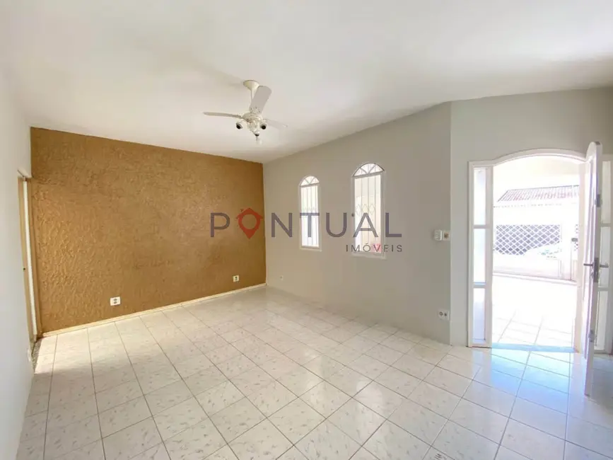 Foto 3 de Casa com 3 quartos à venda, 200m2 em Núcleo Habitacional Costa e Silva, Marilia - SP