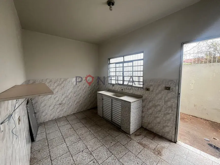 Casa com 2 quartos para alugar, 50m2 em Jardim Cavallari, Marilia - SP - imagem 4 Foto 4 de Casa com 2 quartos para alugar, 50m2 em Jardim Cavallari, Marilia - SP