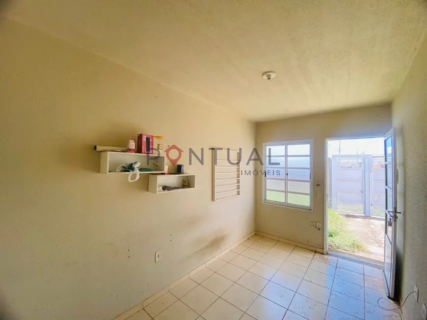 Casa com 2 quartos para alugar, 46m2 em Residencial Vida Nova Maracá II (Padre Nobrega), Marilia - SP - imagem 6 Foto 6 de Casa com 2 quartos para alugar, 46m2 em Residencial Vida Nova Maracá II (Padre Nobrega), Marilia - SP