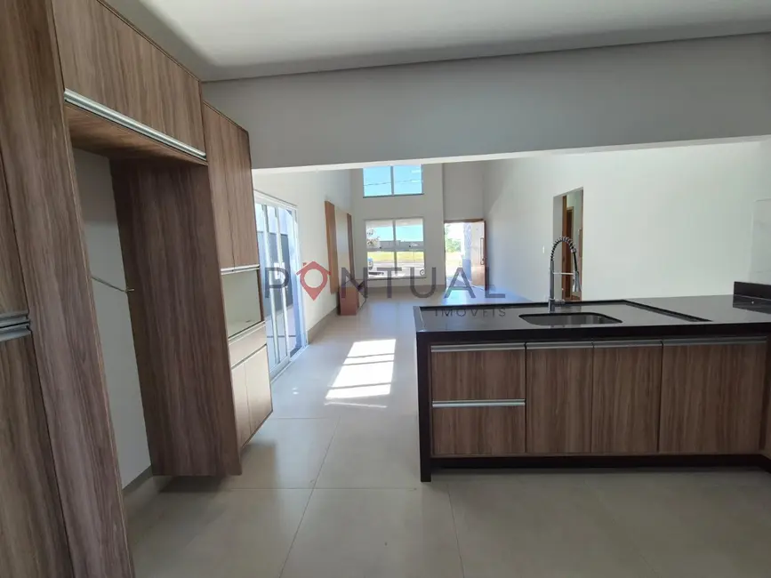 Foto 5 de Casa de Condomínio com 3 quartos à venda e para alugar, 190m2 em Residencial Villa Flora Aquarius, Marilia - SP