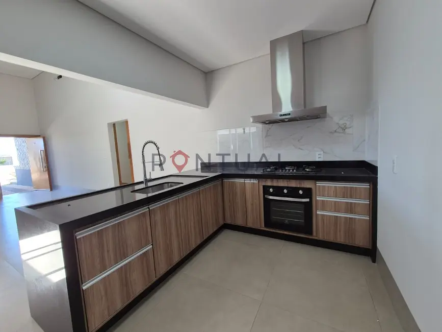 Foto 6 de Casa de Condomínio com 3 quartos à venda e para alugar, 190m2 em Residencial Villa Flora Aquarius, Marilia - SP