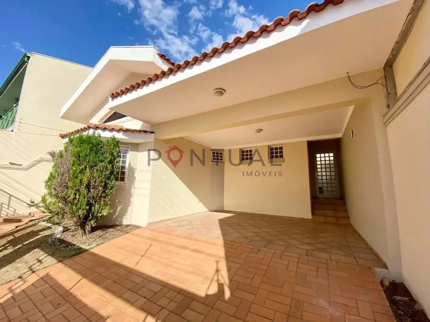 Foto 2 de Casa com 3 quartos para alugar, 200m2 em Jardim São Francisco, Marilia - SP