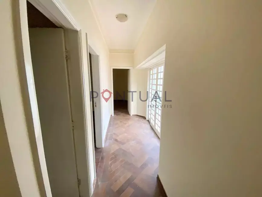 Casa com 3 quartos para alugar, 200m2 em Jardim São Francisco, Marilia - SP - imagem 4 Foto 4 de Casa com 3 quartos para alugar, 200m2 em Jardim São Francisco, Marilia - SP