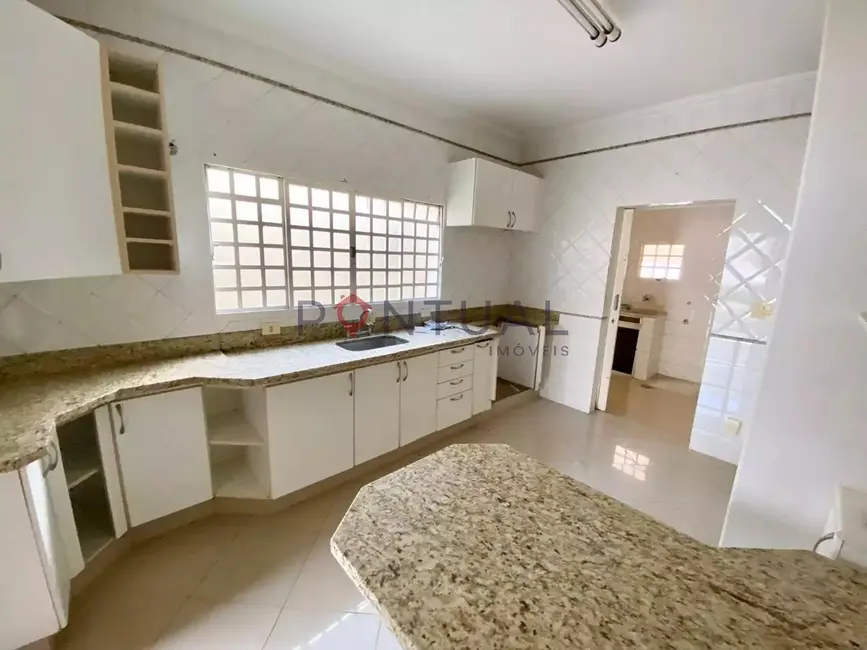 Casa com 3 quartos para alugar, 200m2 em Jardim São Francisco, Marilia - SP - imagem 5 Foto 5 de Casa com 3 quartos para alugar, 200m2 em Jardim São Francisco, Marilia - SP