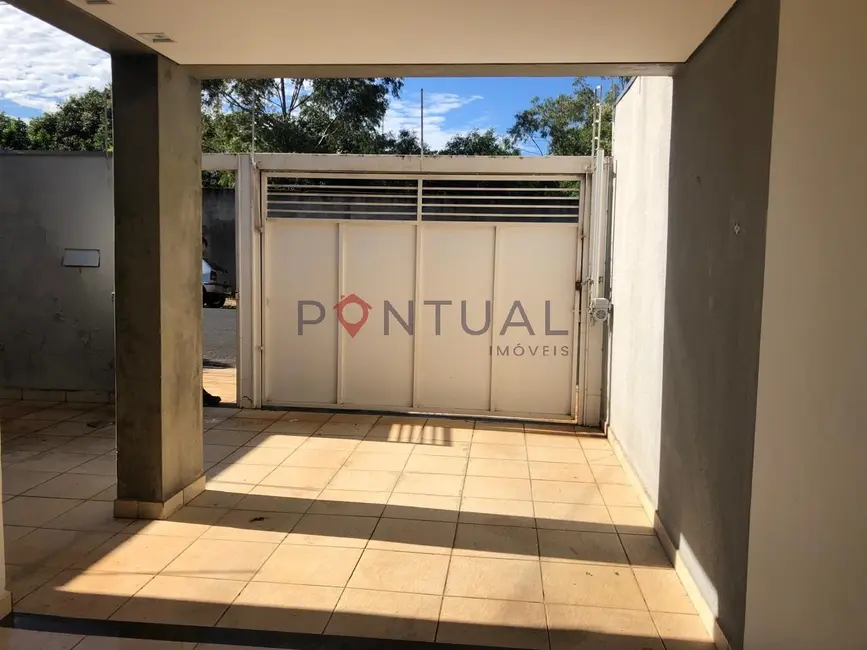 Foto 2 de Casa com 2 quartos para alugar, 105m2 em Jardim Cristo Rei, Marilia - SP