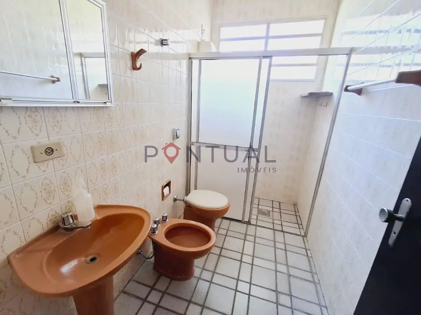 Foto 6 de Casa com 3 quartos para alugar, 150m2 em Jardim Maria Izabel, Marilia - SP