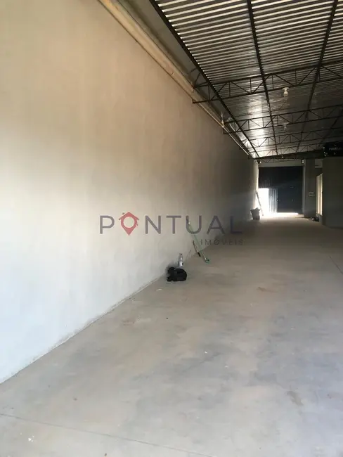 Armazém / Galpão para alugar, 250m2 em Jardim Vitória, Marilia - SP - imagem 3 Foto 3 de Armazém / Galpão para alugar, 250m2 em Jardim Vitória, Marilia - SP