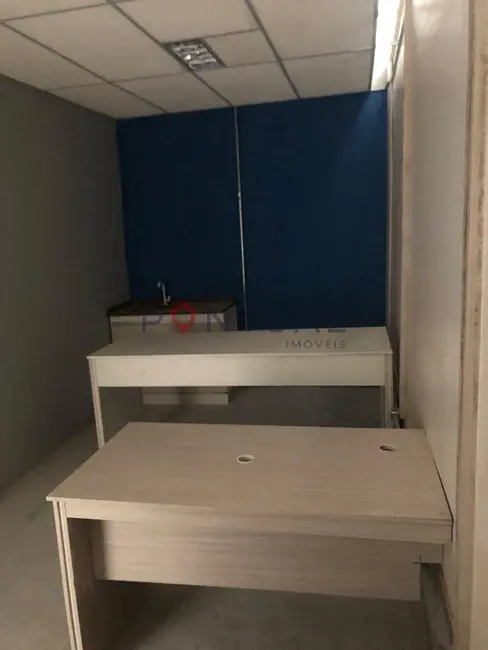 Armazém / Galpão para alugar, 250m2 em Jardim Vitória, Marilia - SP - imagem 4 Foto 4 de Armazém / Galpão para alugar, 250m2 em Jardim Vitória, Marilia - SP