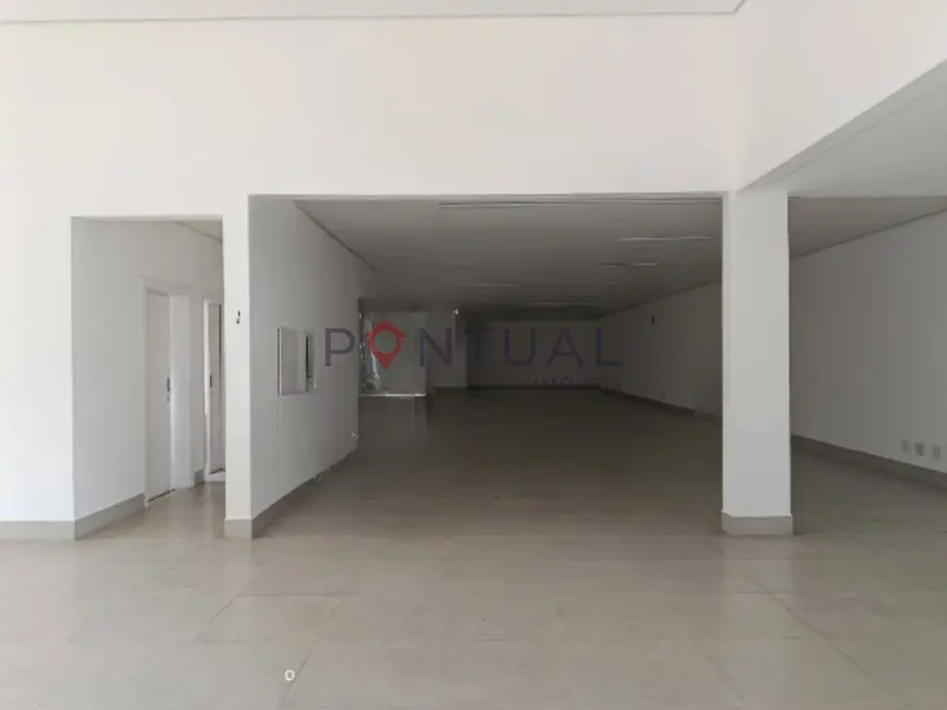 Sala Comercial para alugar, 300m2 em Centro, Marilia - SP - imagem 2 Foto 2 de Sala Comercial para alugar, 300m2 em Centro, Marilia - SP